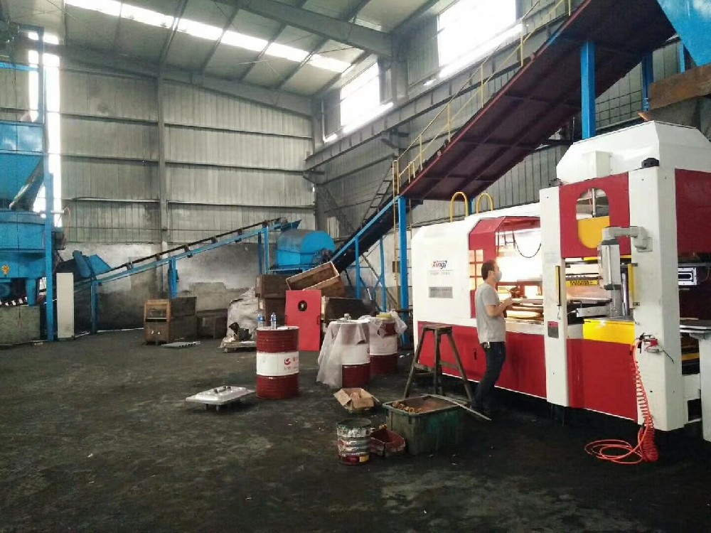 杭州眾恒機(jī)械公司610×510全自動(dòng)無箱造型機(jī)順利試產(chǎn)成功！